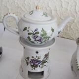 Ensemble théière sur chauffe plat et brûle parfum porcelaine à décor florale peint à la main