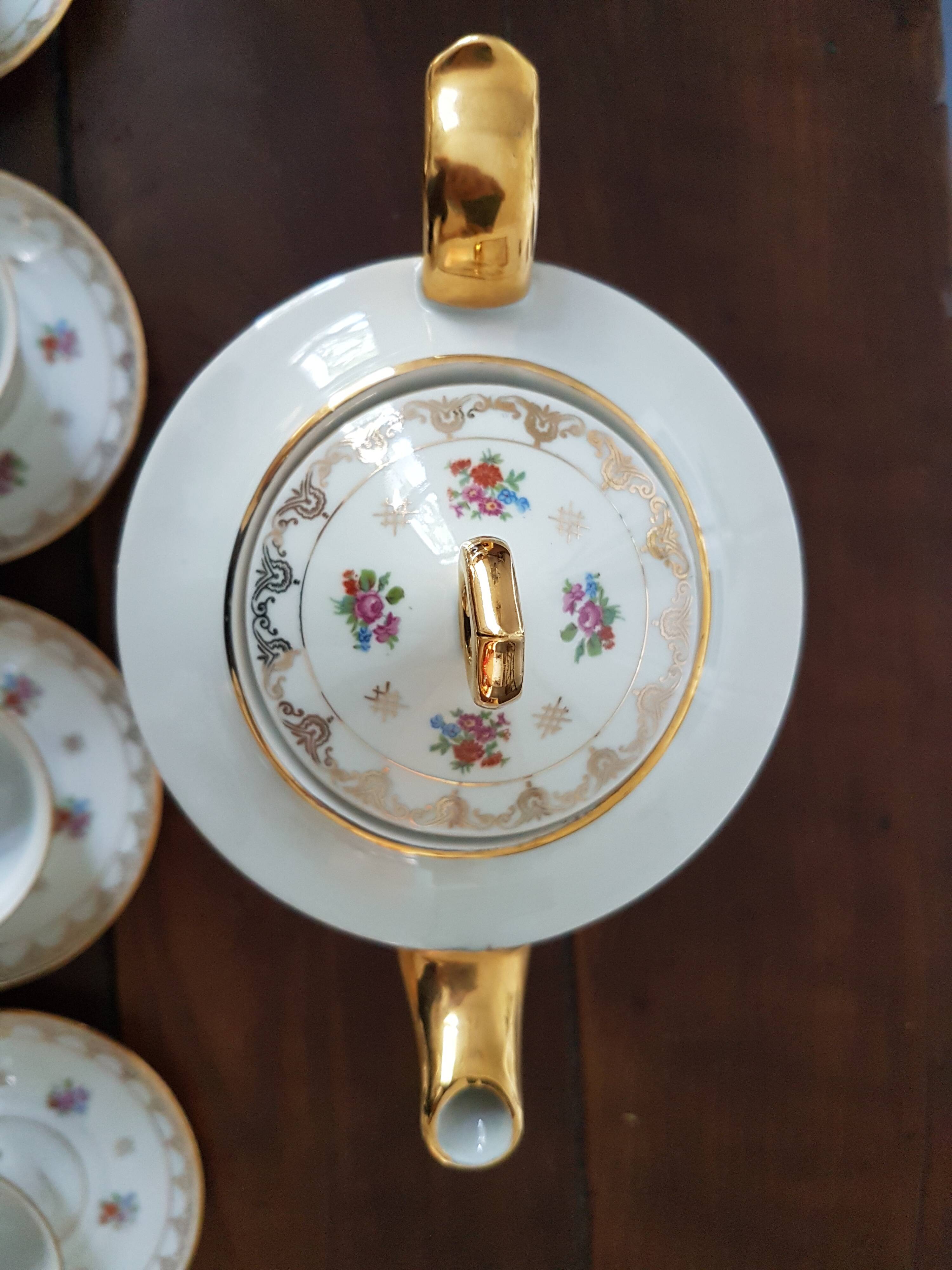 Tea or coffee service