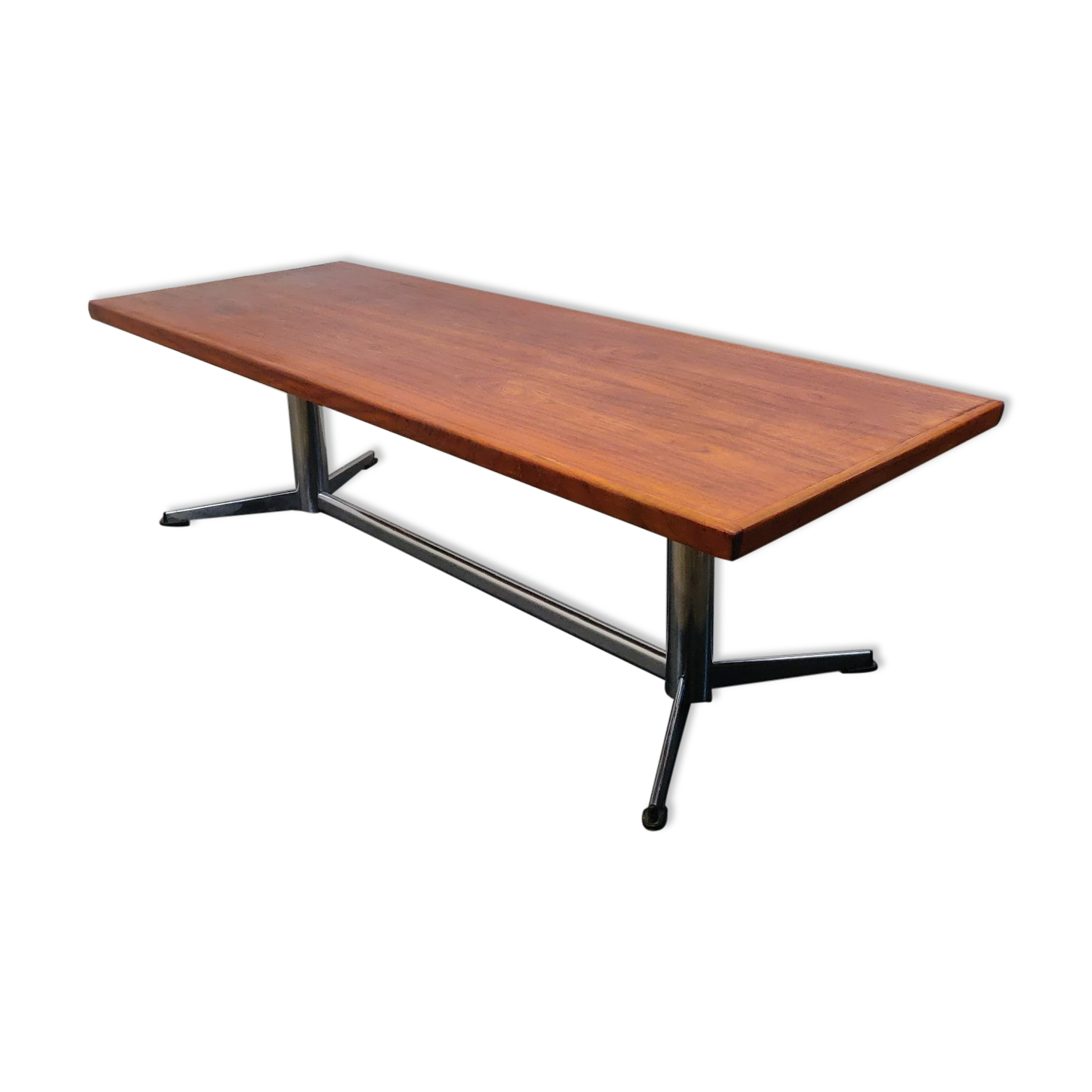 Table basse allongée en teck avec piètement en métal