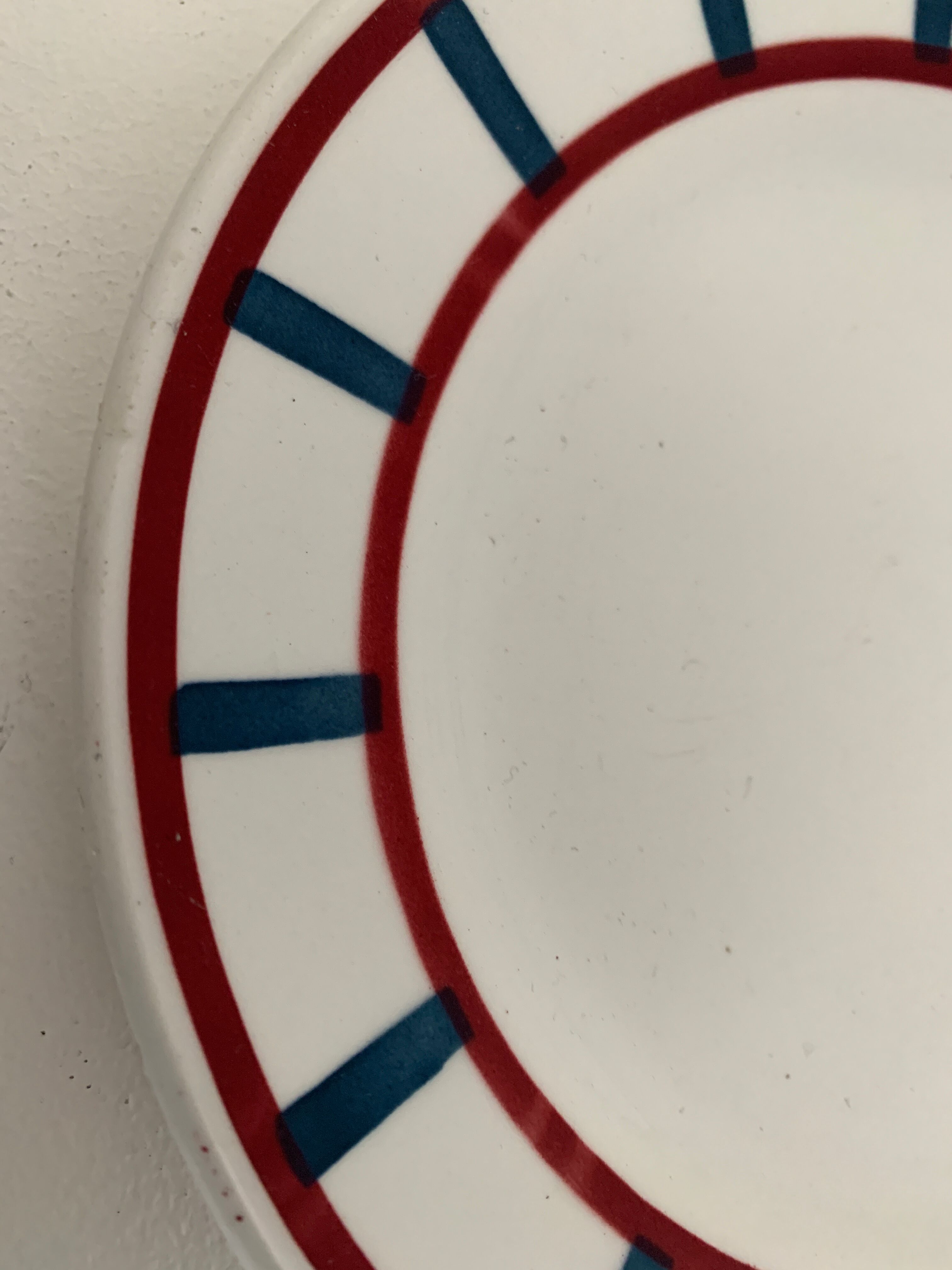 5 HBCM, Montereau, Badonviller, Béarn opaque porcelain dessert plates