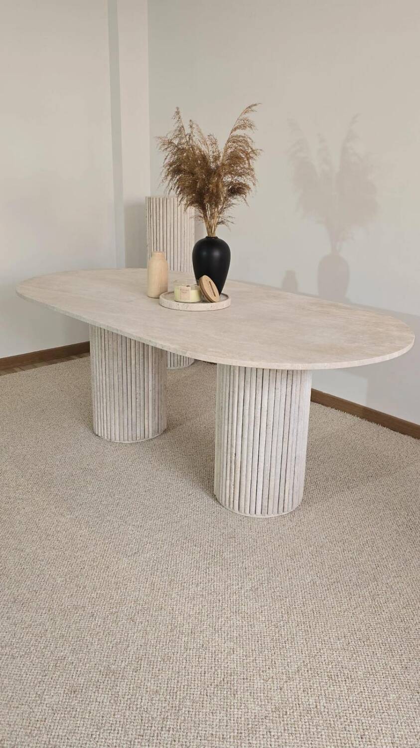 Dining table in travertine