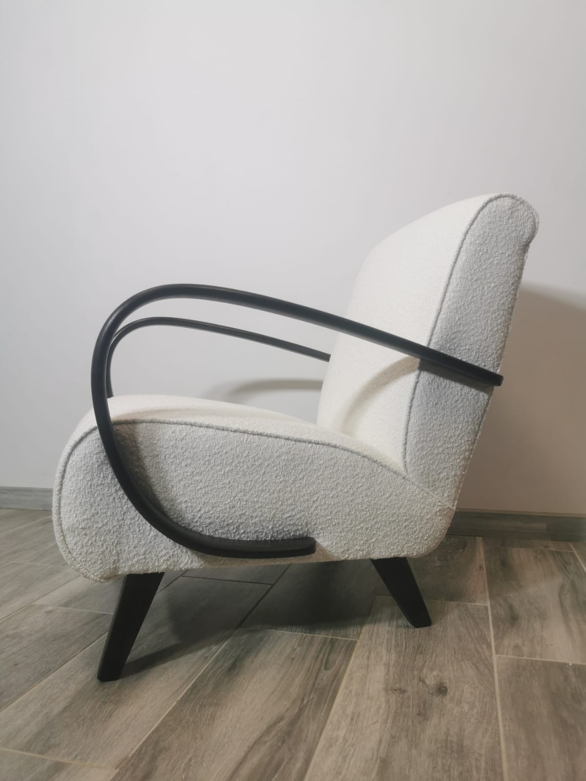 Fauteuil blanc par Jindrich Halabala, années 1940