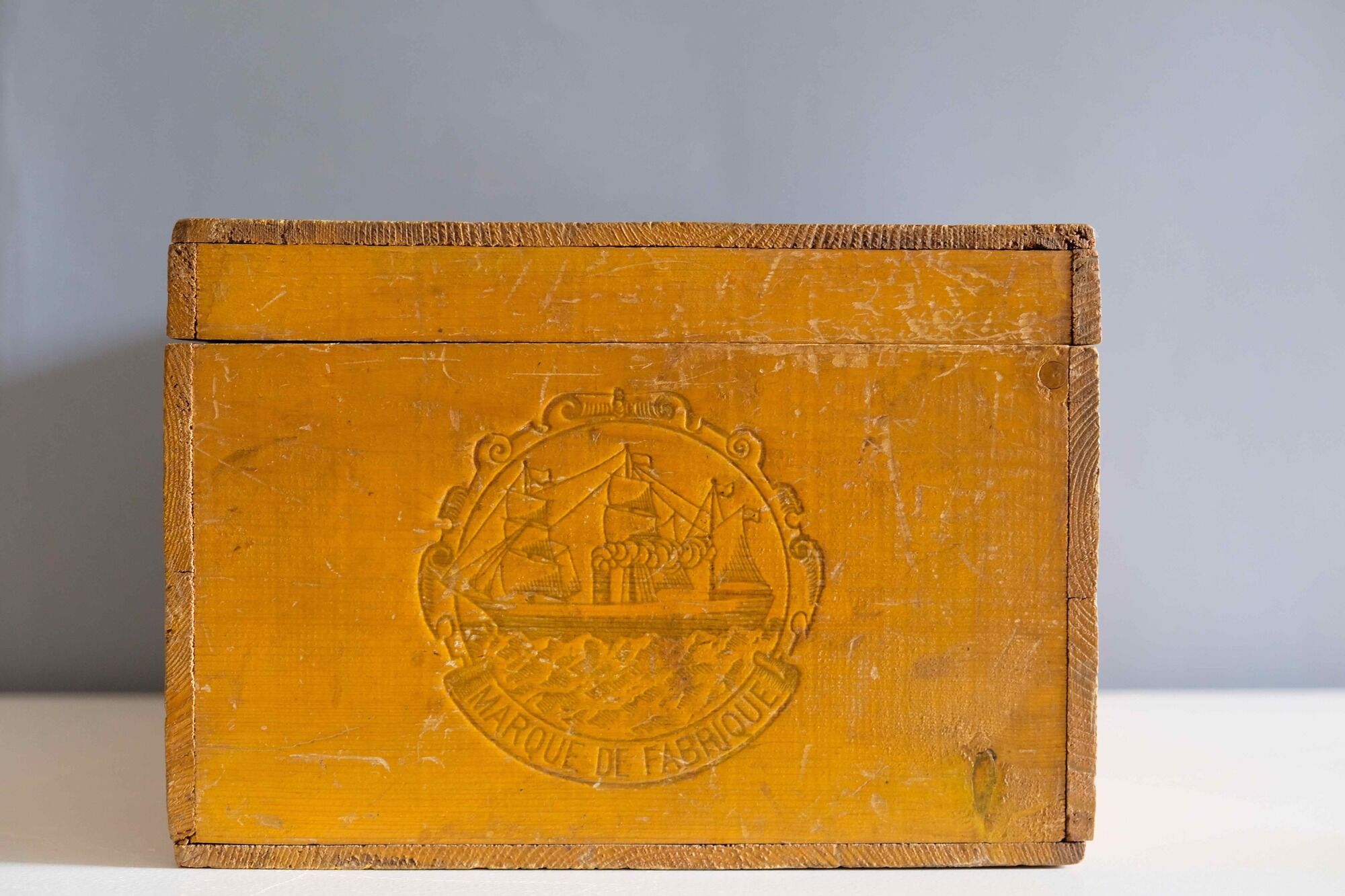 Ancient rice starch wooden case trunk W. Paterson, france