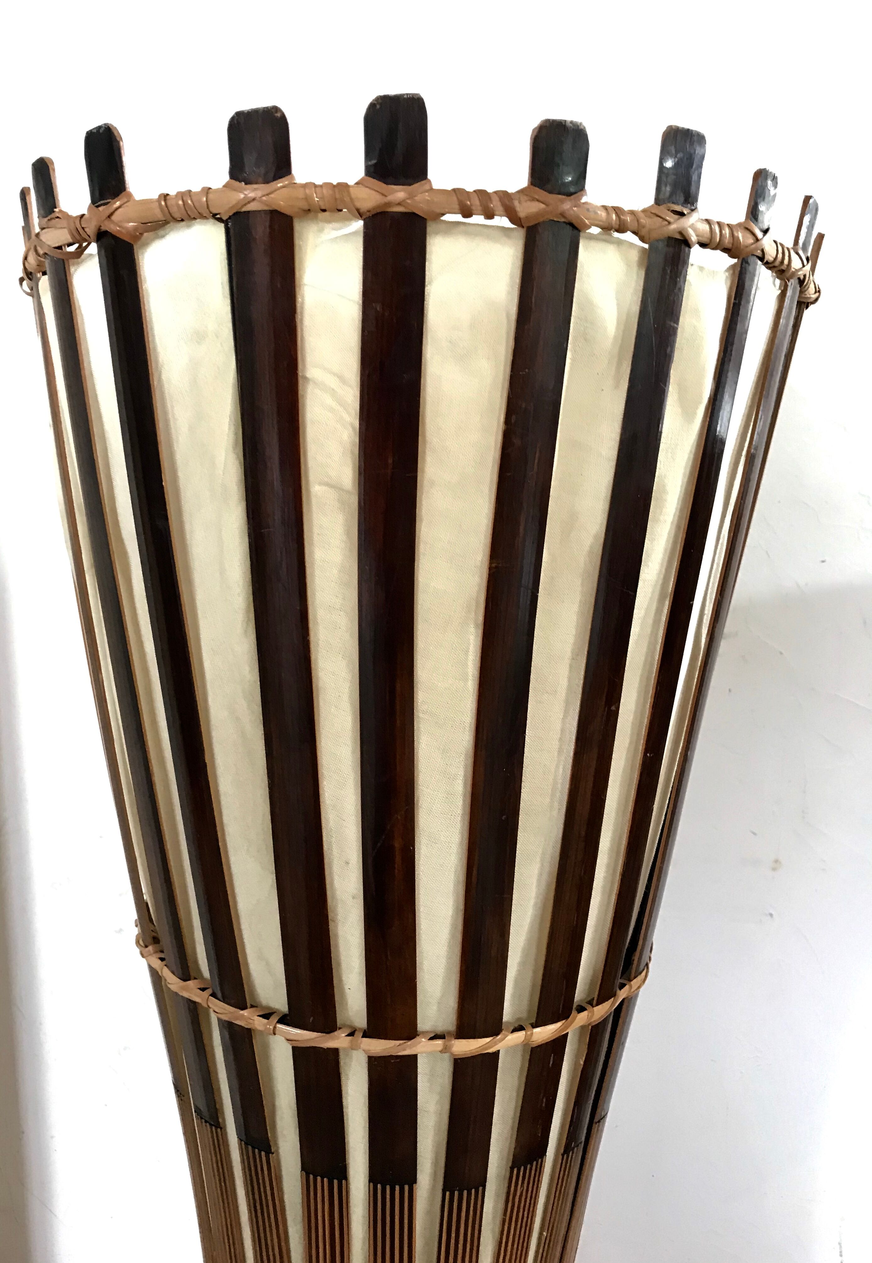 Lampadaire vintage bambou et rotin