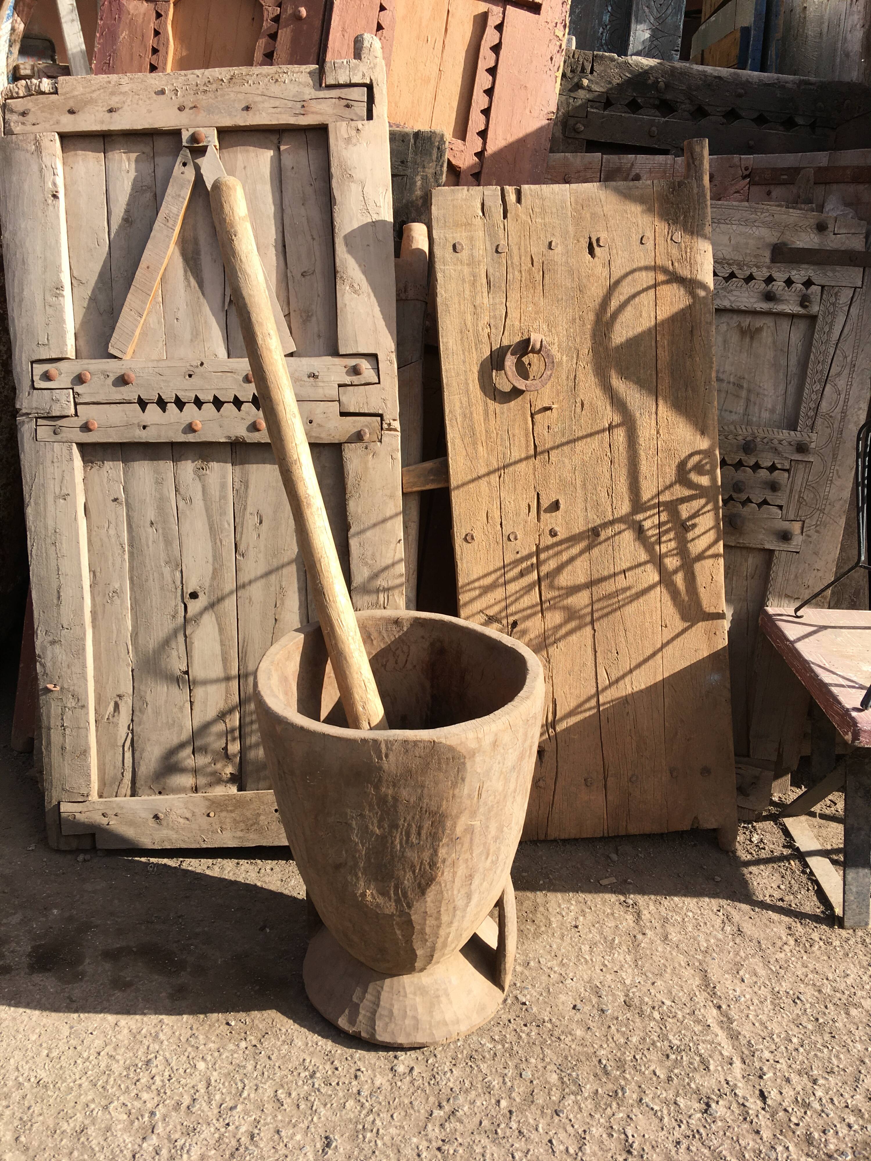 ANCIENT AFRICAN WOODEN MORTAR AND PESTLE 1