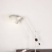 Lampe de bureau inclinable en métal blanc 1960.