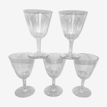 Set of 5 wine glasses