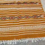 Tapis petite taille fait main traditionnel 114x64cm
