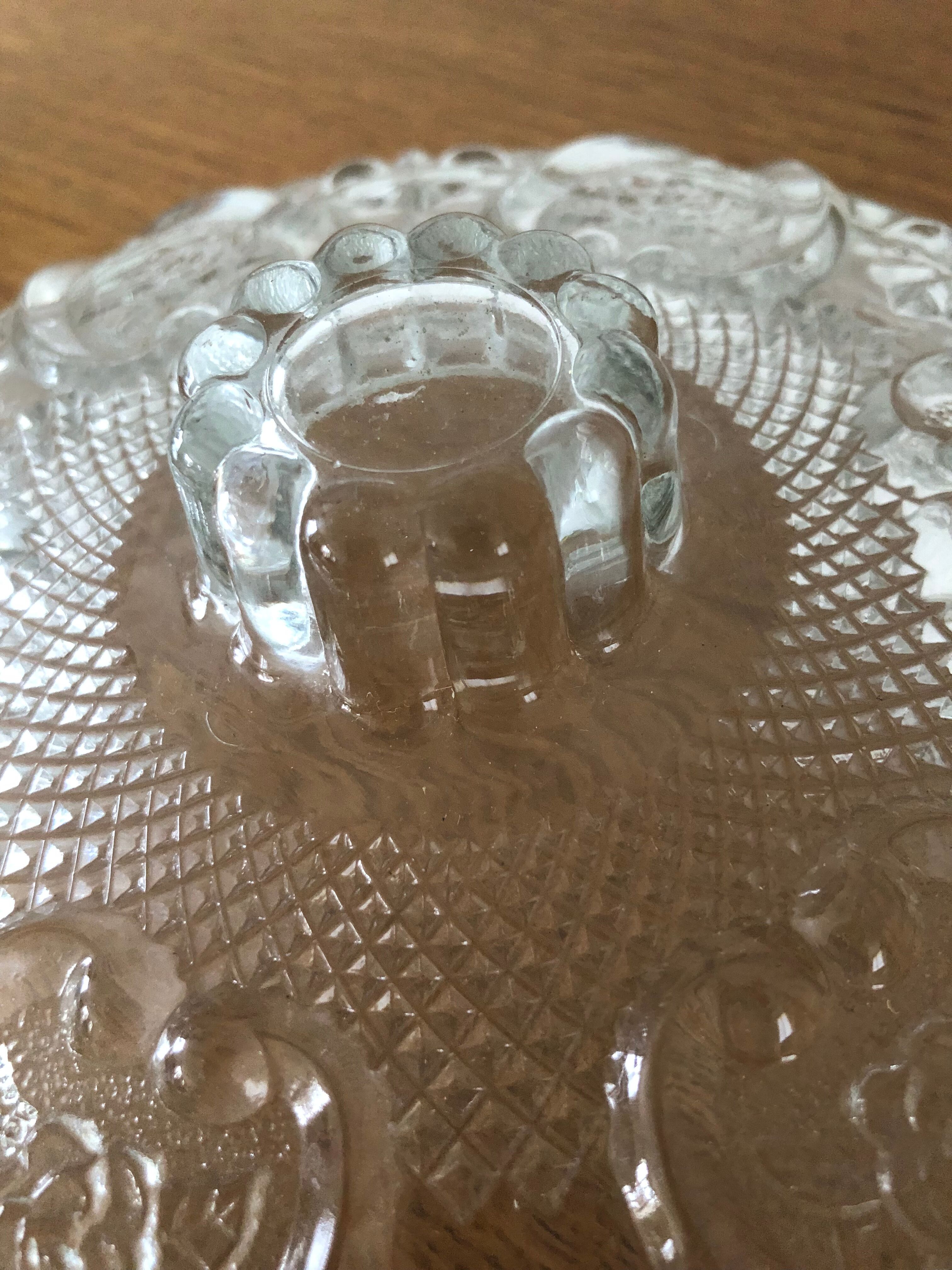 Bonbonnière with cut glass lid