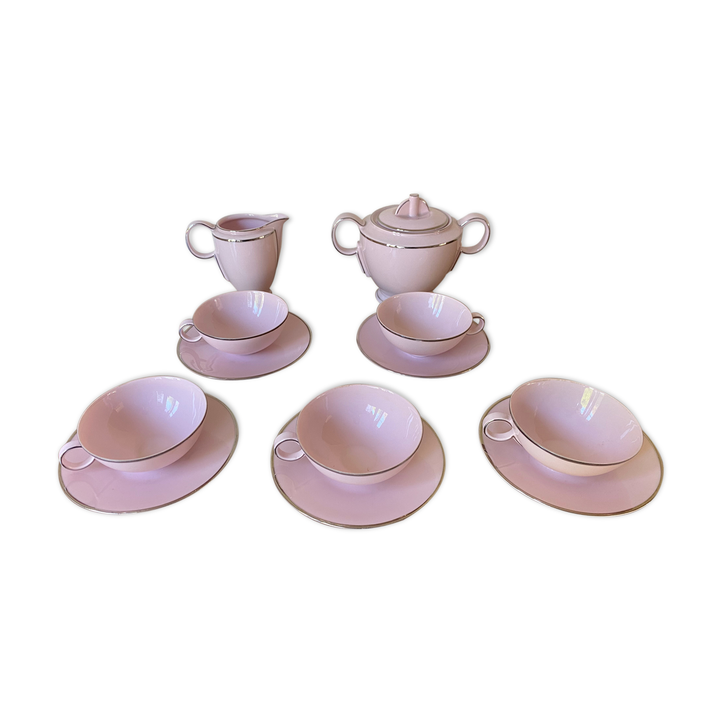 Epiag service to the or pink coffee