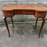 Kidney-shaped desk, marquetry, Transition style
