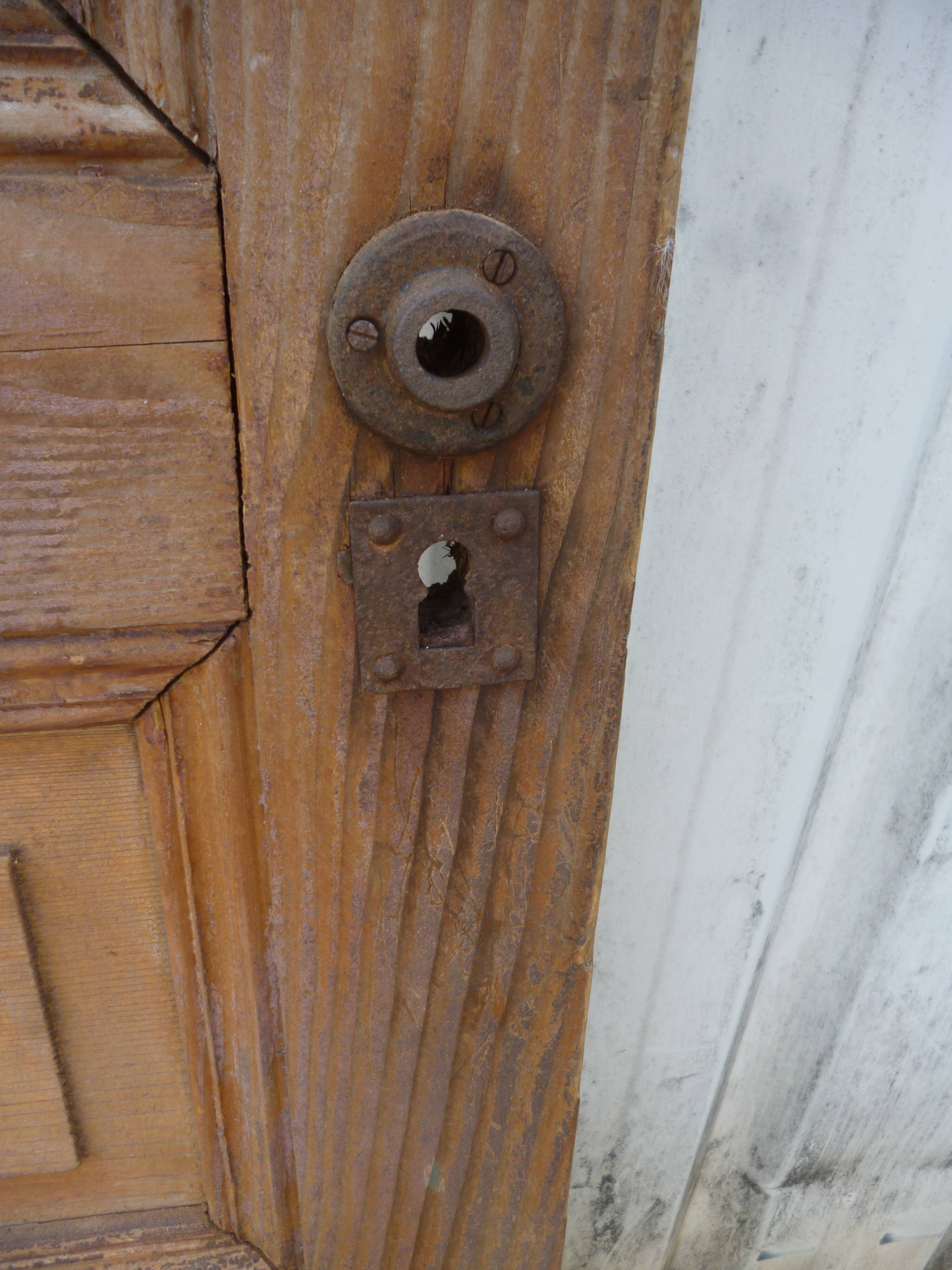 Wooden door old patina