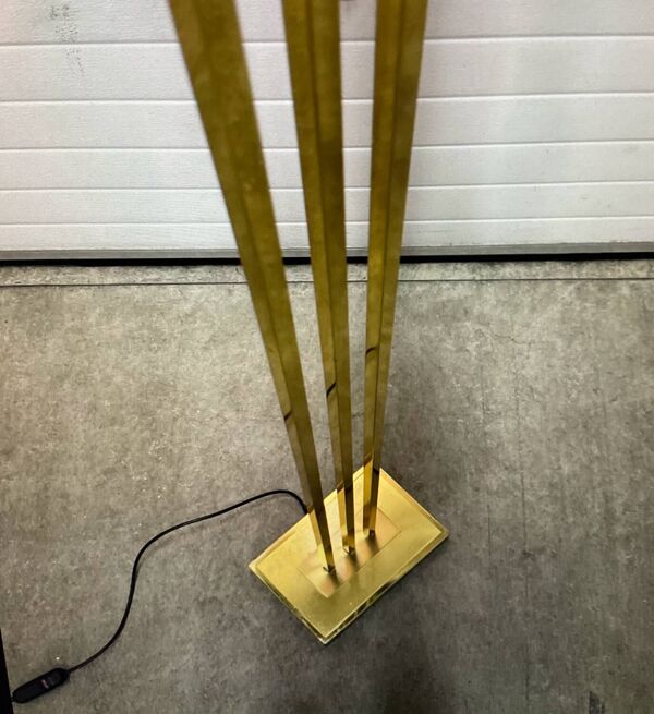 Lampadaire Maison Deknudt Hollywood Regency laiton doré