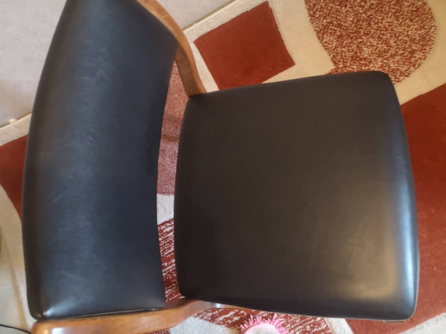 2 Scandinavian chairs