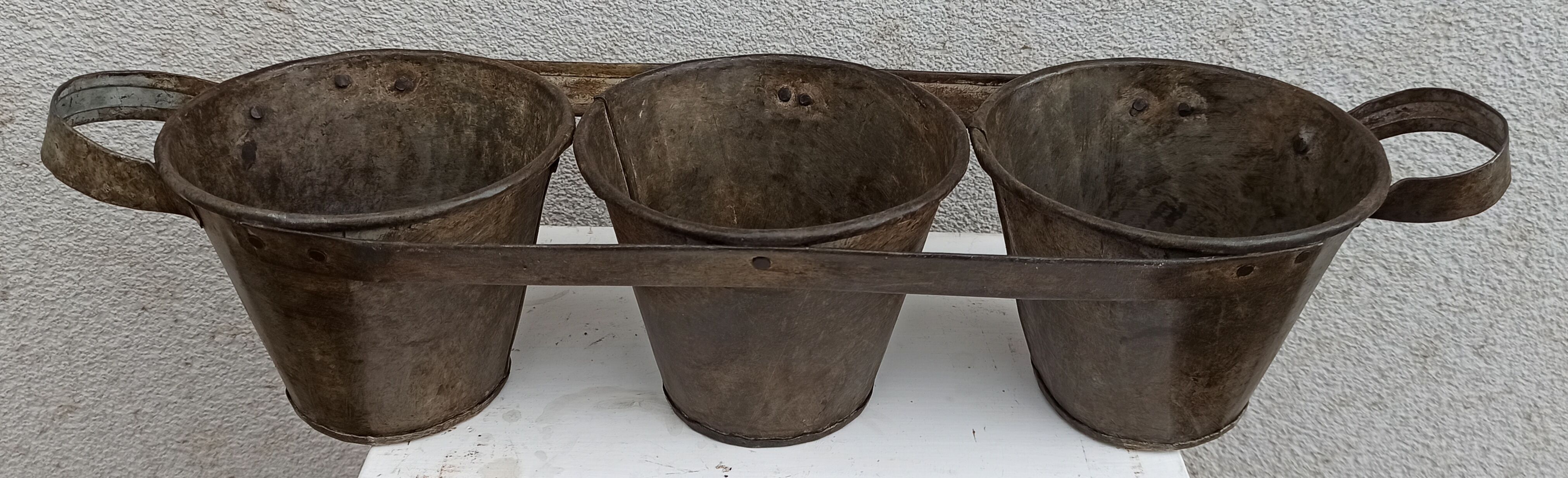 Planter of 3 zinc pots