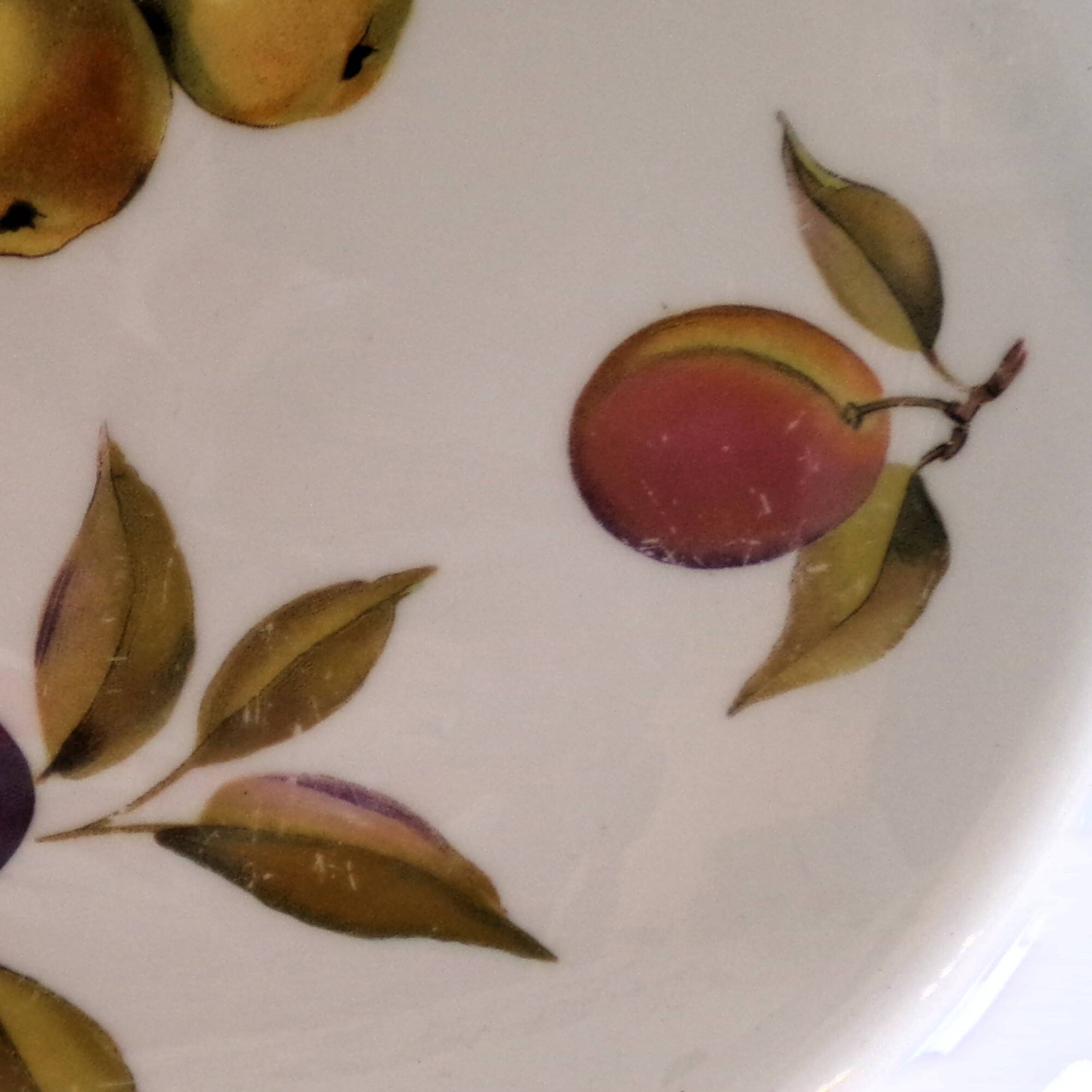 Plat à tarte Royal Worcester Evesham Gold