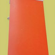Bureau et tabouret d'écolier en bois peint orange - Années 1950 - 1970.