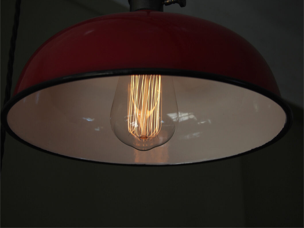 Day blind enamelled red industrial lamp