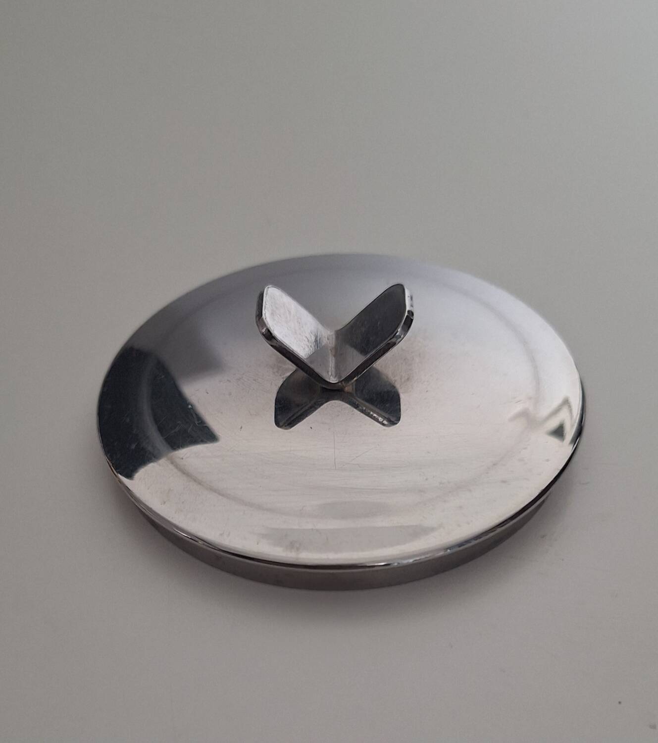 Stainless steel sugar bowl by Guy Degrenne