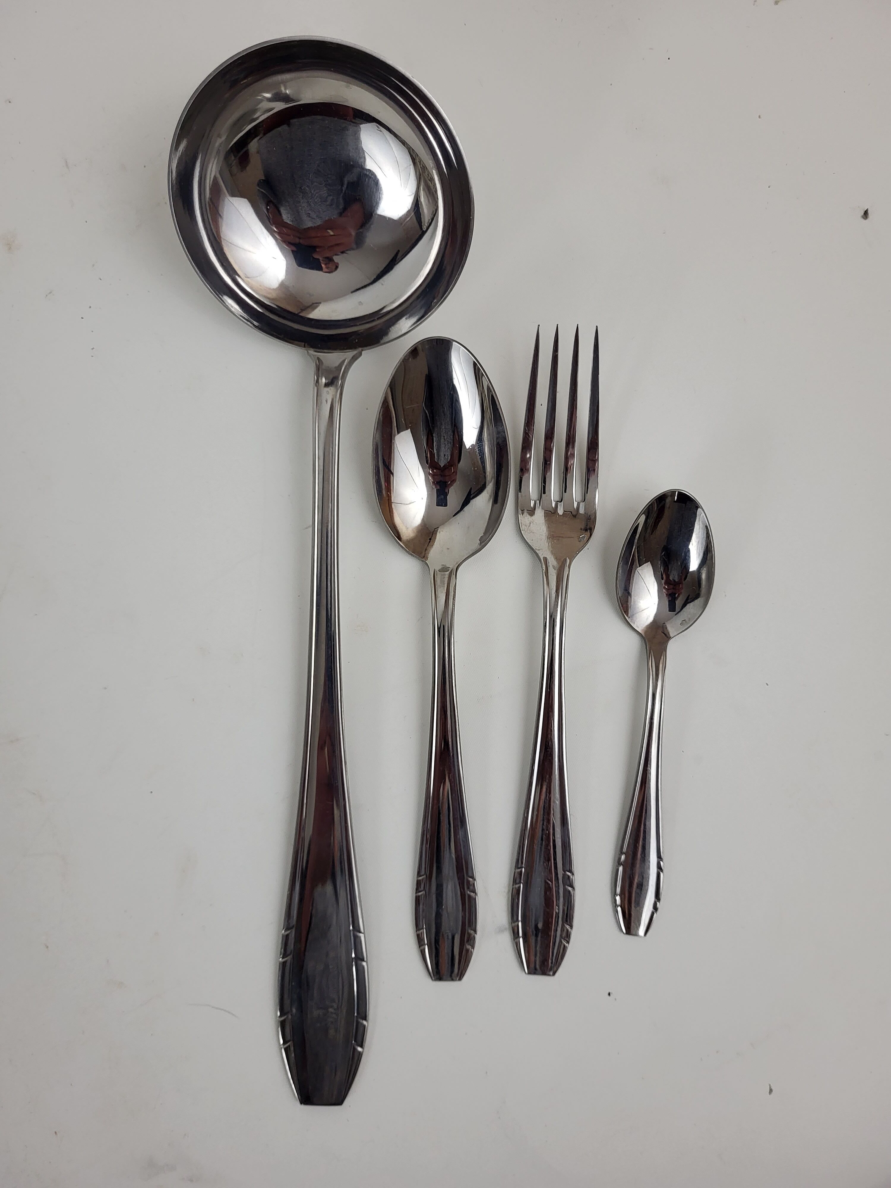 Housewife 37 pieces in stainless steel