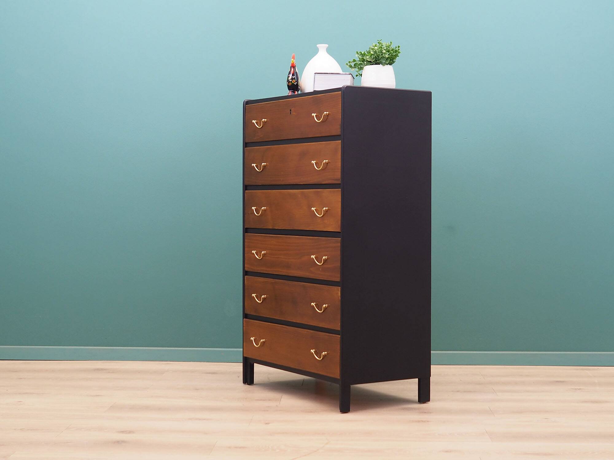 Walnut chest of drawers, Danish design, 1960s, production: Denmark