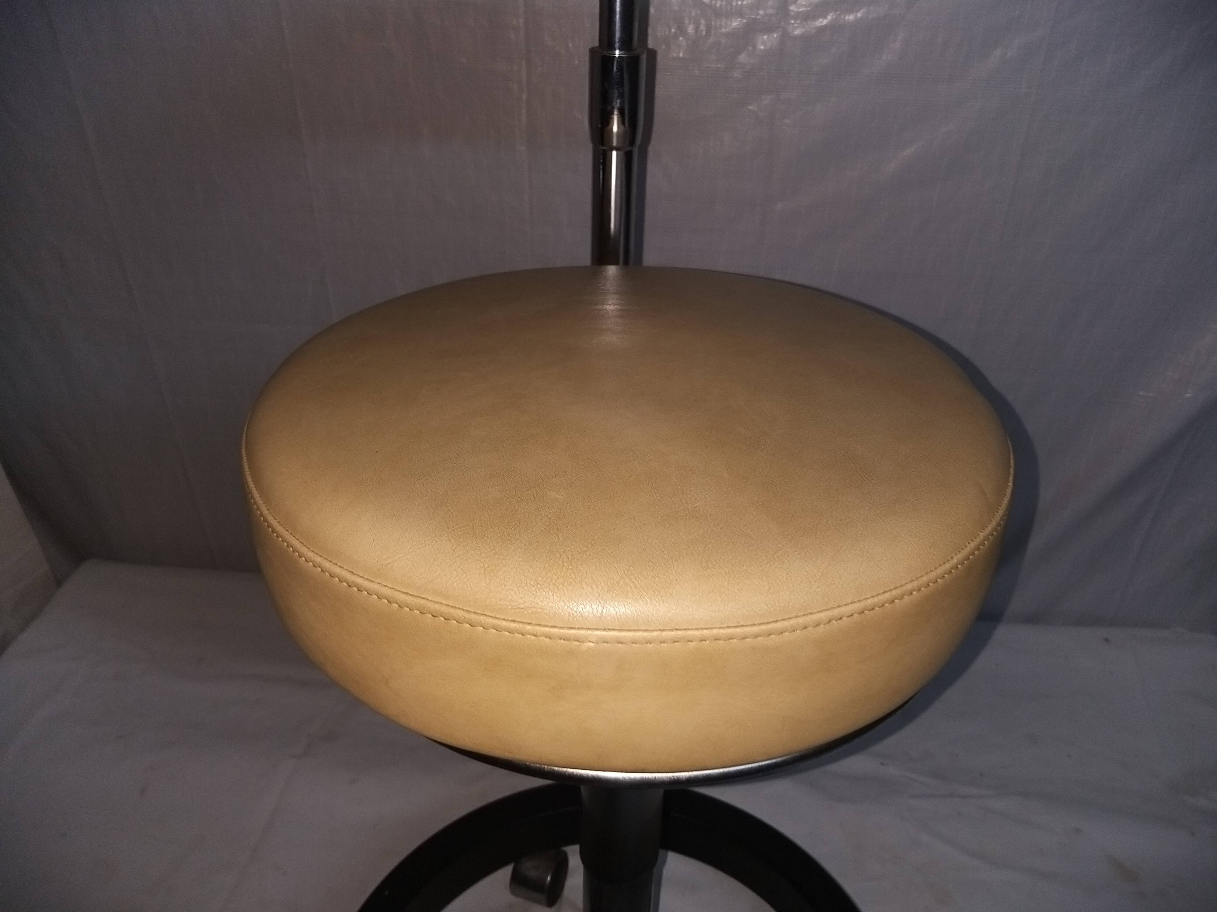 Chaise tabouret dentaire Stern Weber