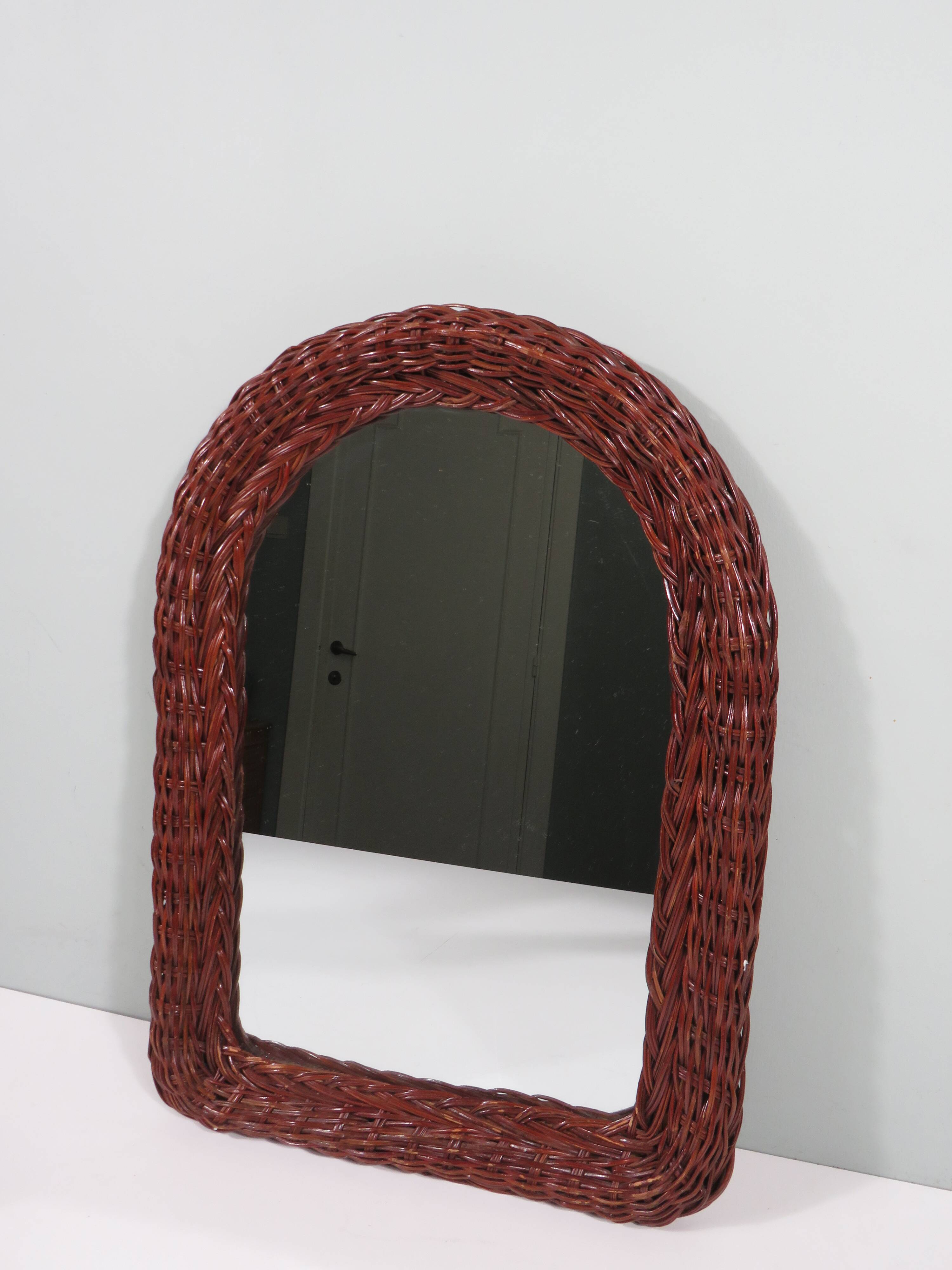 Vintage mirror with wicker border