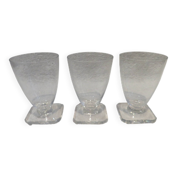 3 verres à vin blanc 11cl cristal Daum à base carrée art deco  h 9,3cm