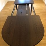 Extendable oak table