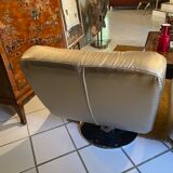 Paire de fauteuils en cuir
