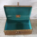 Colonial travel trunk