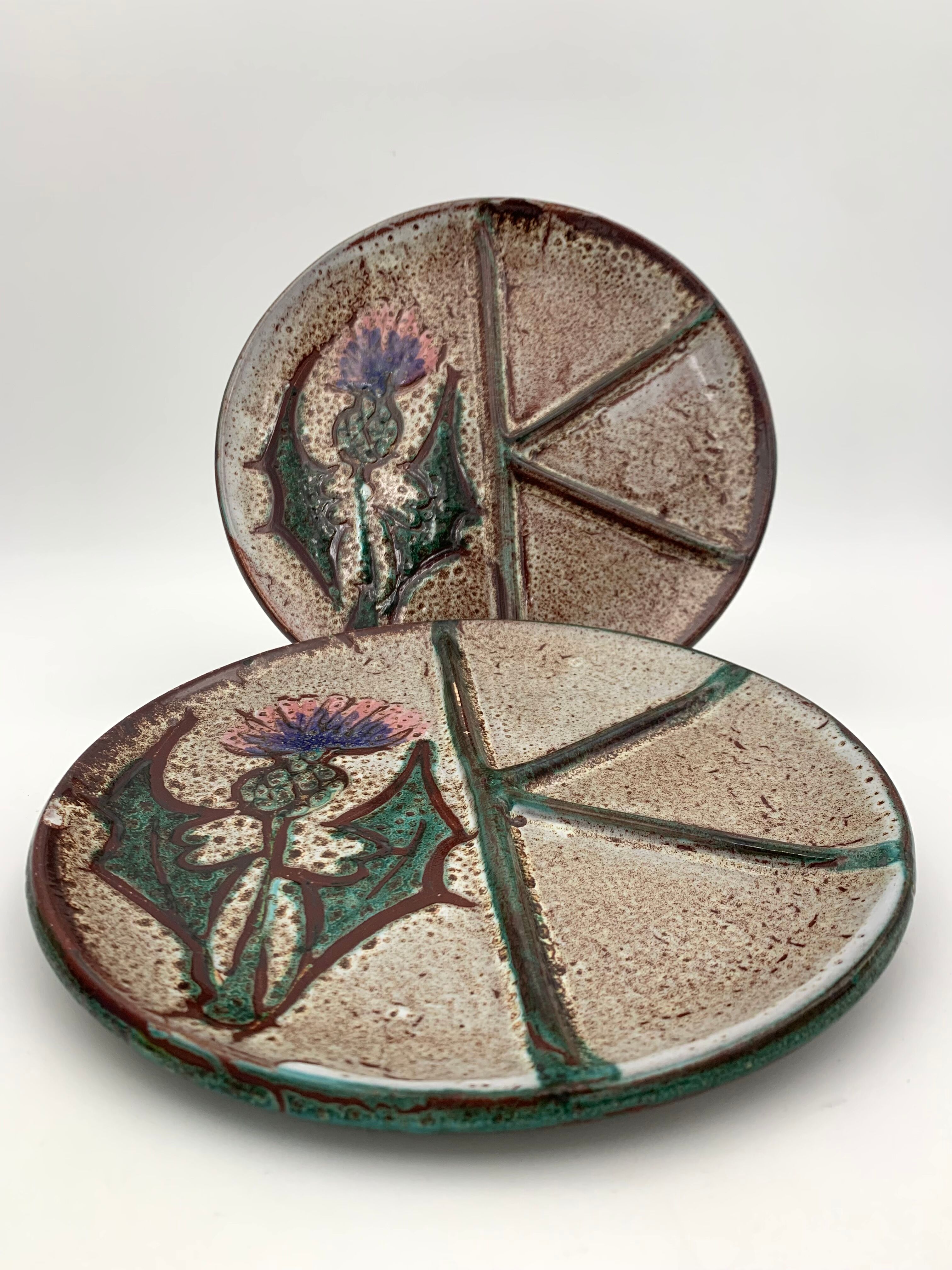 Two vintage plates daniel étienne, vallauris, "chardons" - 1970s