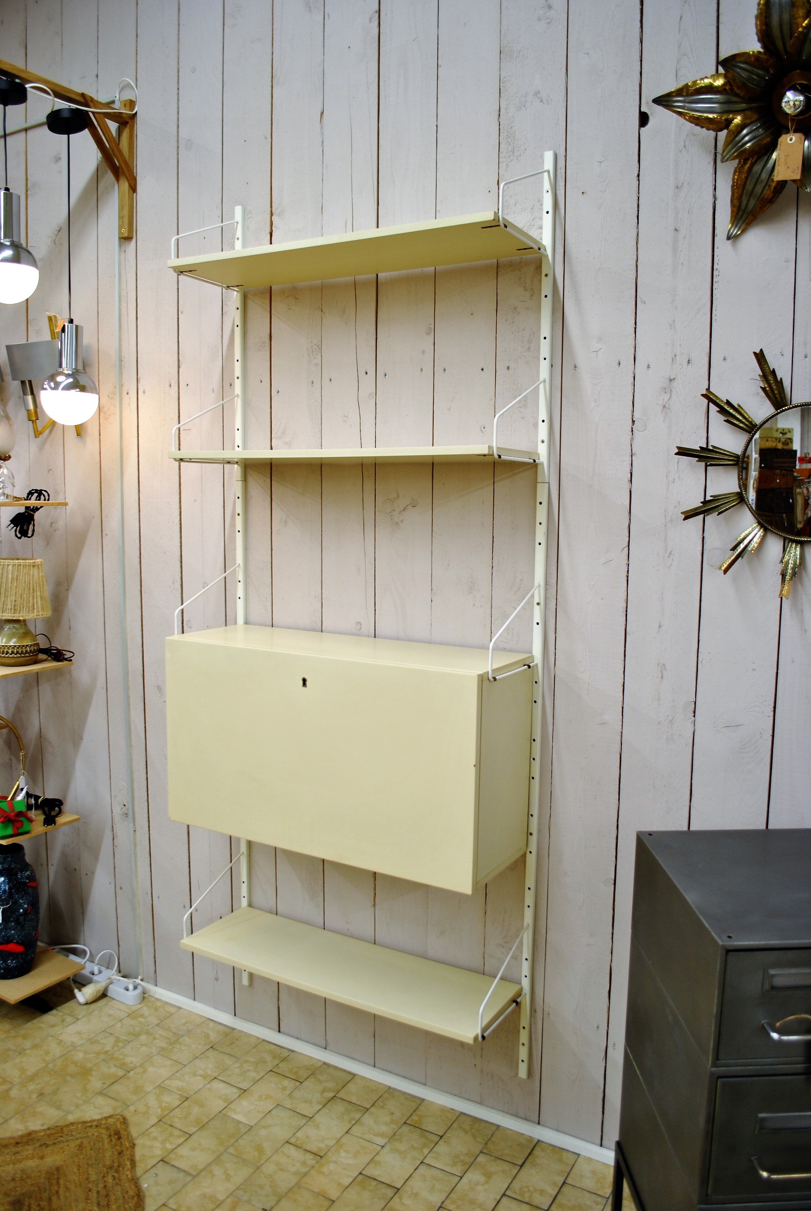 Shelves secretary 1970