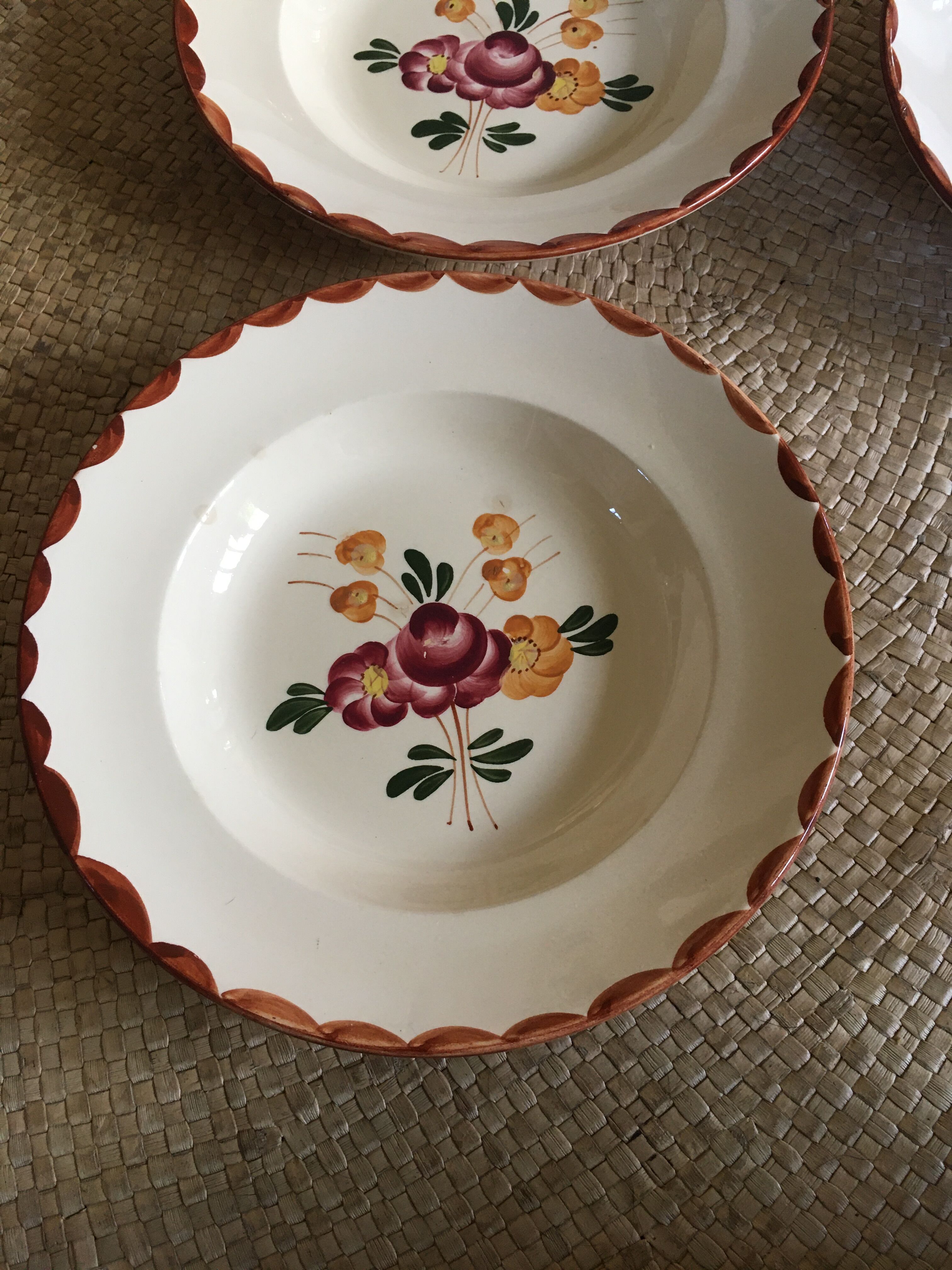 Series of 8 soup plates