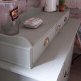 Green Parisian buffet