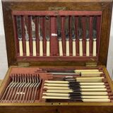 English silver-plated cutlery set in its oak box - early 20th century
