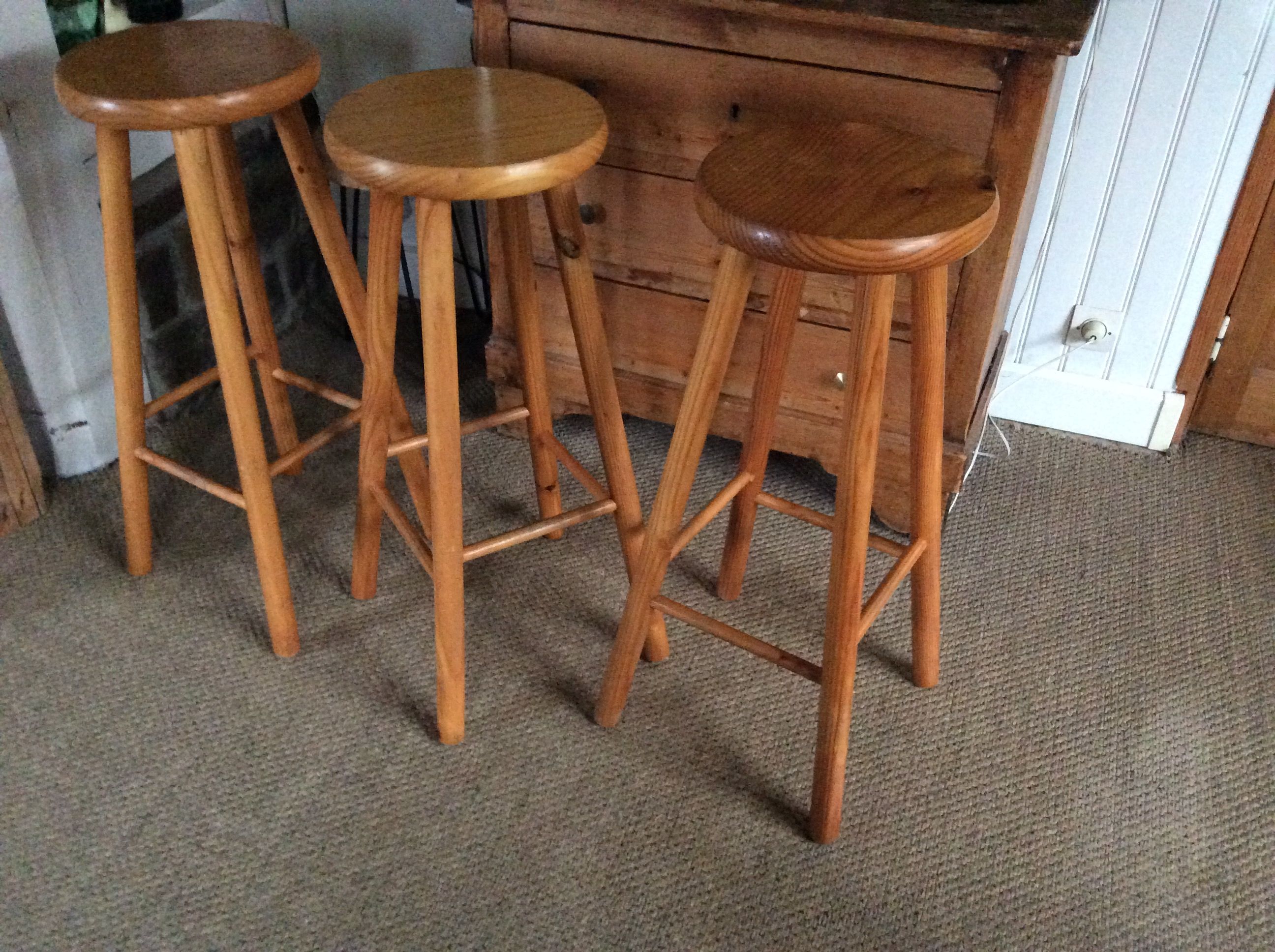 3 bar stools