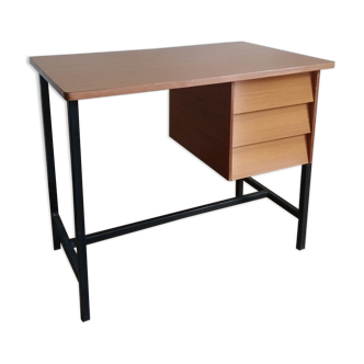 Desk in formica