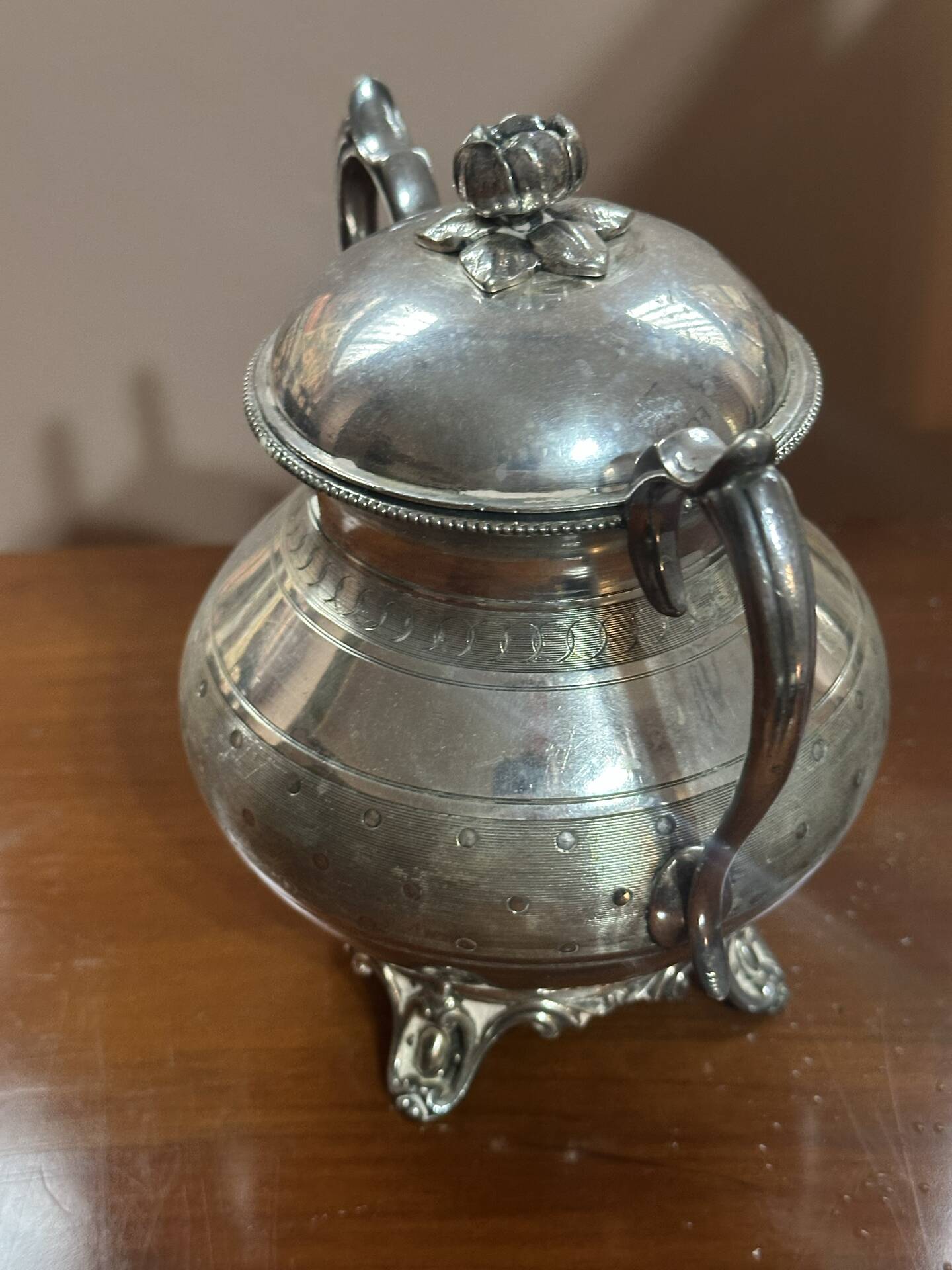 Silver-plated metal sugar bowl from the Art Nouveau period.