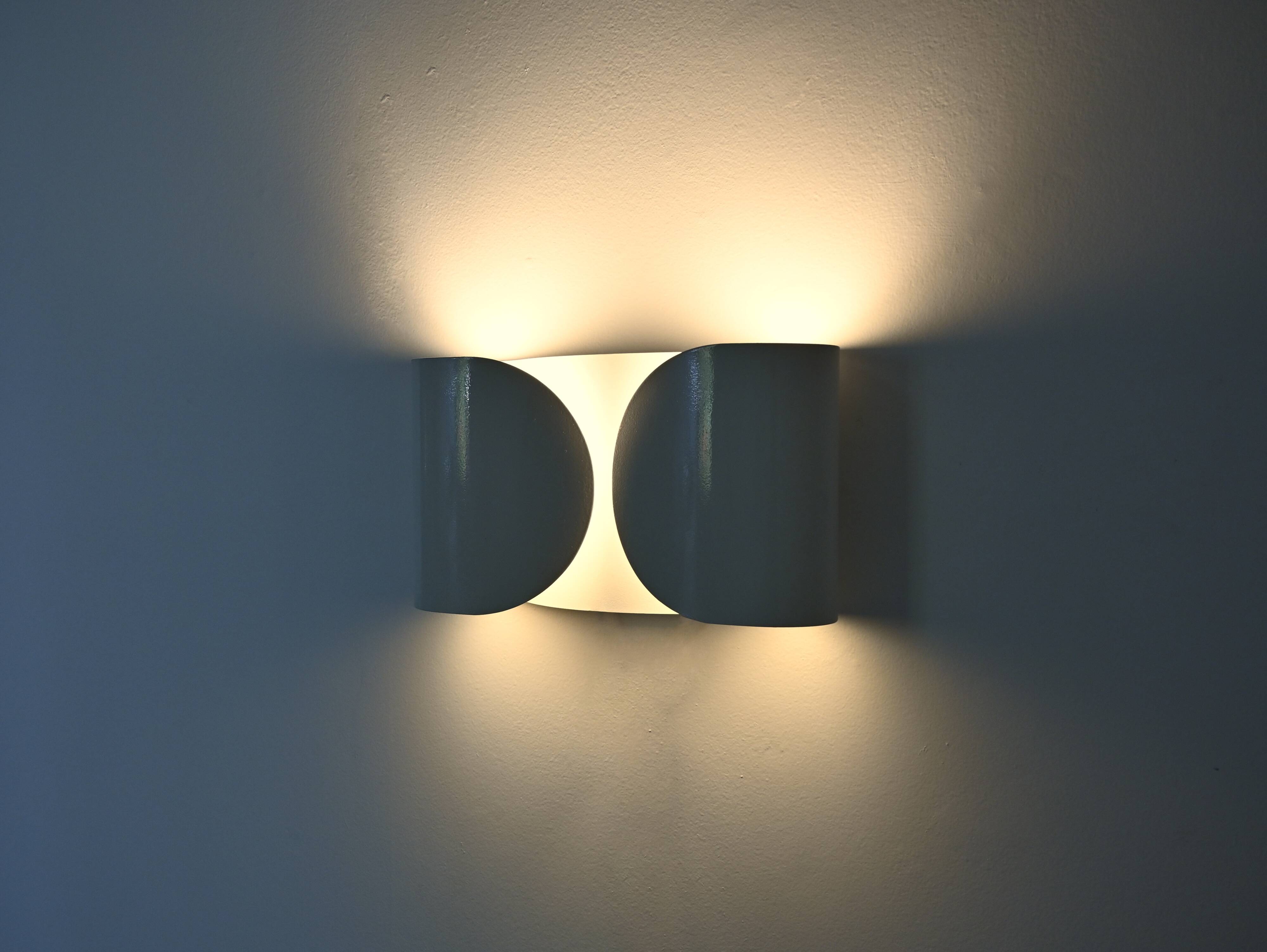 White "Foglio" wall light, by Tobia & Afra Scarpa for Flos, 1960s.