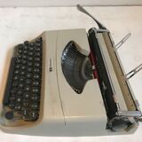Typewriter Underwood 18