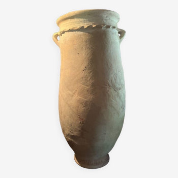 Artisanal earthenware pot
