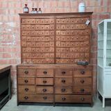 Armoire d'apothicaire de mercerie ancienne