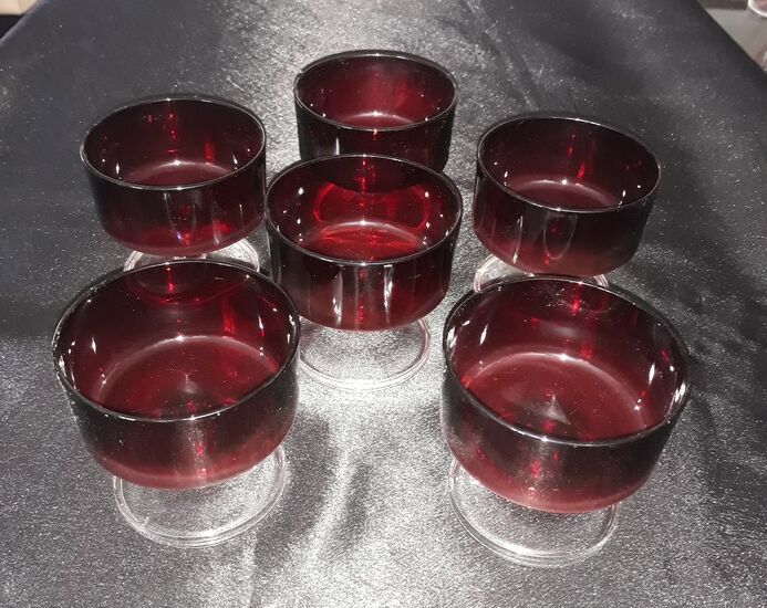 6 coupes à champagne années 70