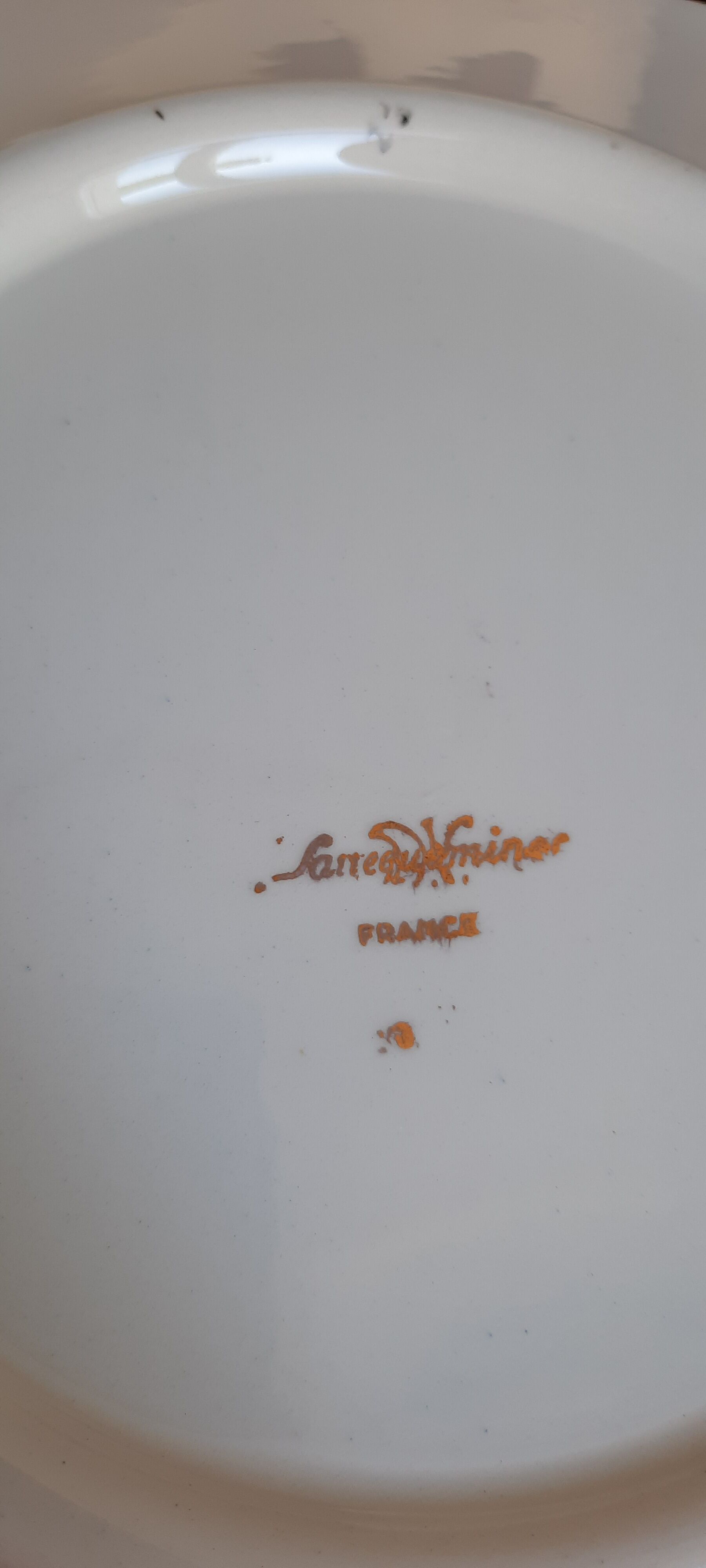 Serving dish and 4 dessert plates Sarreguemines