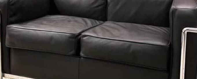 Magnificent high-end sofa Model LC2 by Lecorbusier for Cassina