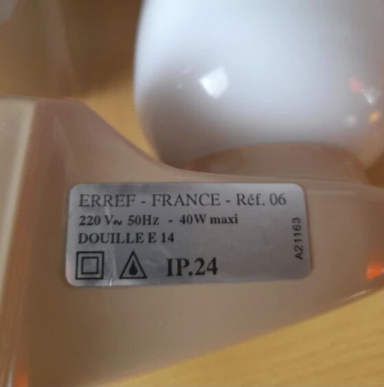 Wall light Erref in opaline.