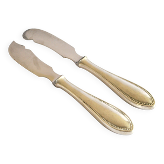 Two antique service knives in silver-plated metal, pearl frieze gowe alpacca.