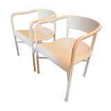 Paire de fauteuils blancs en métal