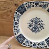 Paire d'assiettes sur pieds de présentation, terre de fer Gien